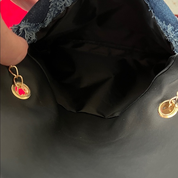 Chic Denim Chain Shoulder Bag NWOT - Picture 9 of 9